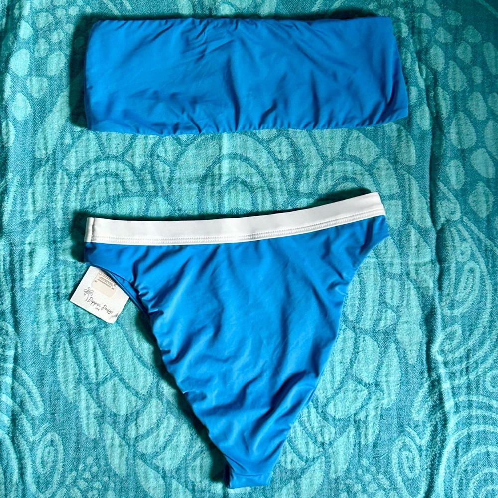 Dippin' Daisy's Bandeau Top New Cheeky Bikini Bottom Swimwear Set - Picture 5 of 15